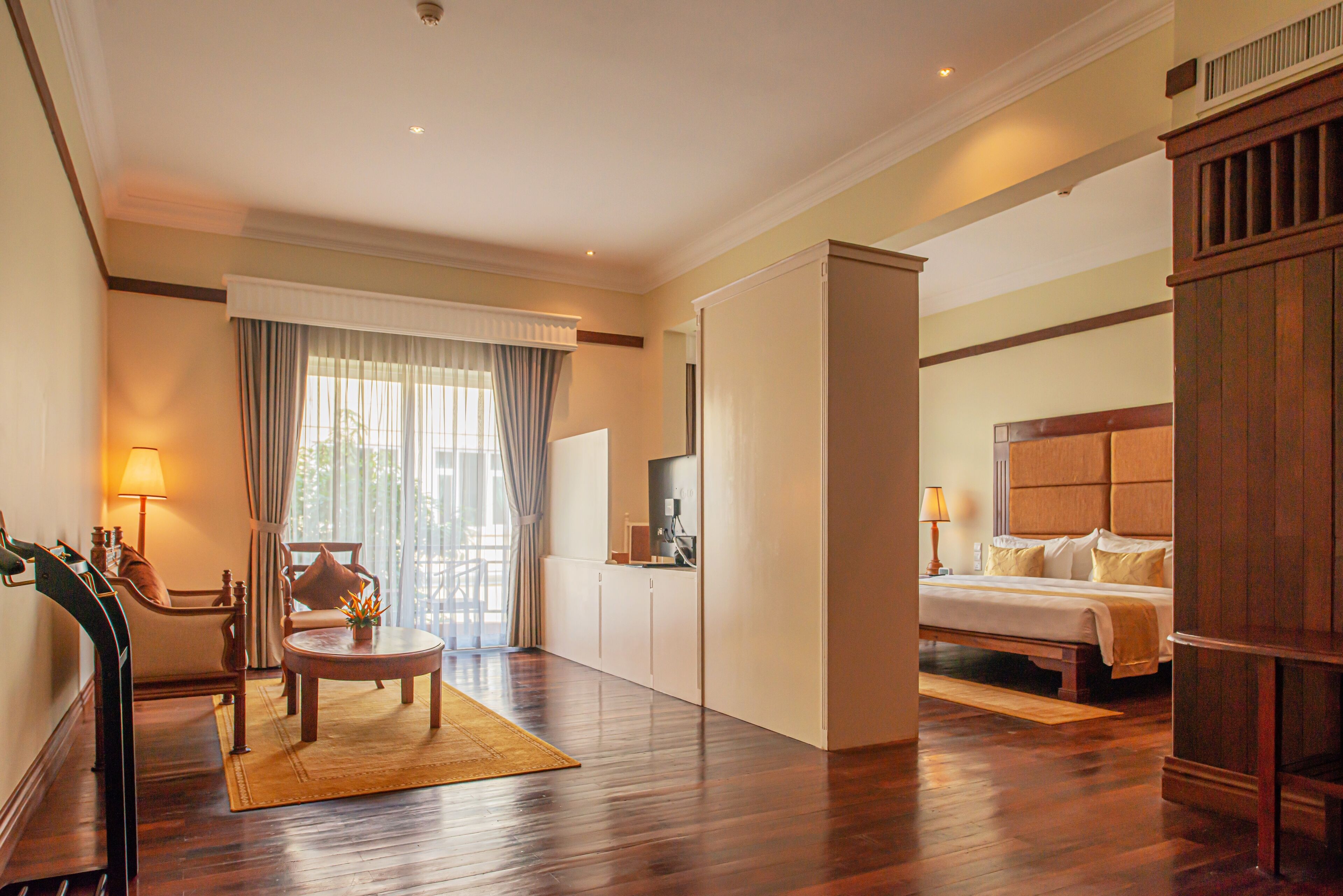 junior suite | 1 bedroom, premium bedding, in-room safe, desk