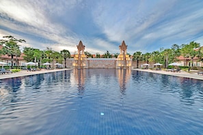 AuĂenpool, Cabañas (kostenlos), Sonnenschirme