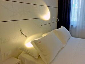 Exclusive Room | In-room safe, individually decorated, individually furnished, desk - Maison Fleurie (Pescara)