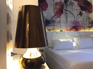 Standard Room, 1 Queen Bed | In-room safe, individually decorated, individually furnished, desk - Maison Fleurie (Pescara)