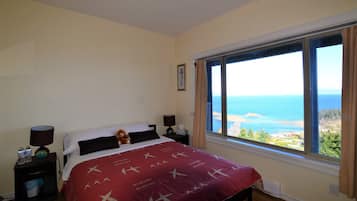 Deluxe Room, 2 Bedrooms, Ocean View | 1 bedroom, premium bedding, soundproofing, free WiFi