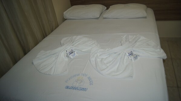 Minibar, blackout curtains, iron/ironing board, free WiFi - Hotel Pousada dos Anjos (João Pessoa)