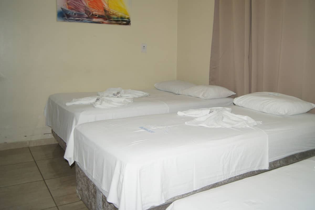 Quadruple Room | Bar mini, langsir/tirai gelap terus, seterika/papan seterika