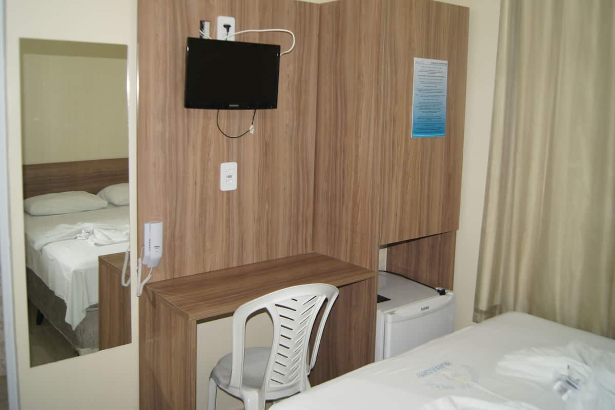 Double Room | Bar mini, langsir/tirai gelap terus, seterika/papan seterika