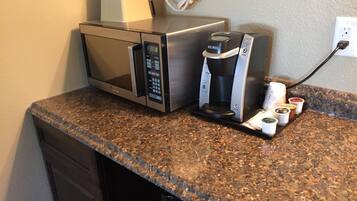 Two Queens Kitchenette Ground Floor | Microwave
