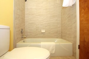 Quarto standard, 1 cama King | Banheira de imersão