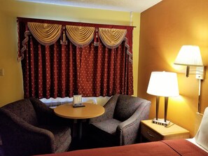 Standard Room, 1 King Bed | Desk, free WiFi, bed sheets - Regency Inn (Winnemucca)