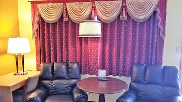 Deluxe Room, 1 King Bed, Mountain View | Desk, free WiFi, bed sheets