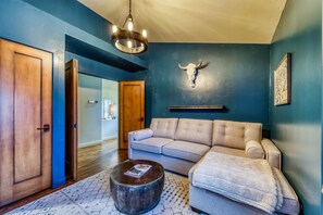 Stue | Smart-tv, pejs, gulvvarme