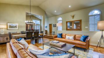 Stue | Smart-tv, pejs, gulvvarme