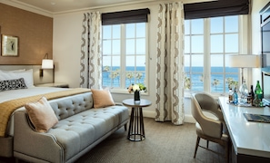 Honeymoon Studio | Living area