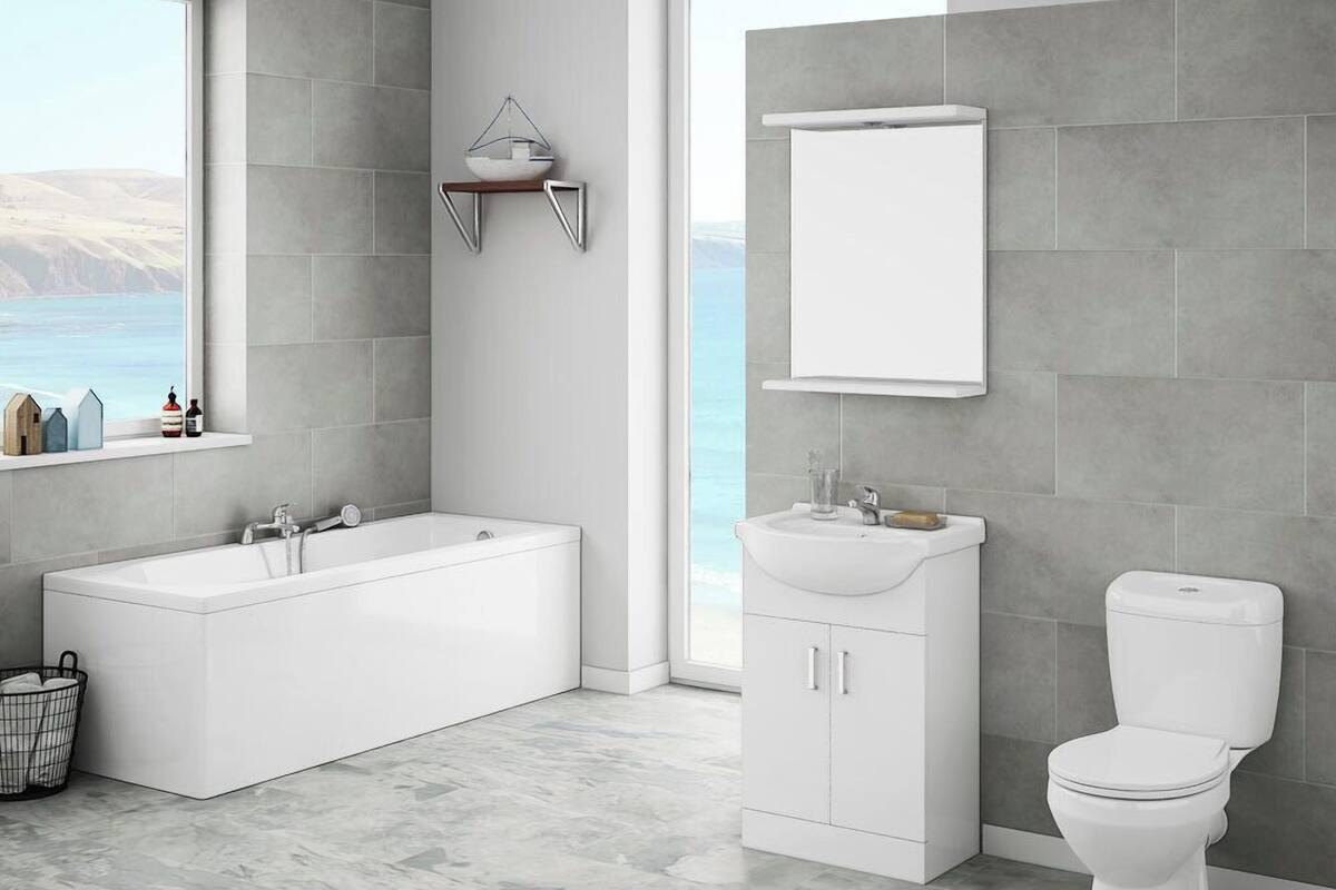 Estudio básico, 1 cama Queen size | Baño | Amenidades de baño gratuitas, batas, toallas
