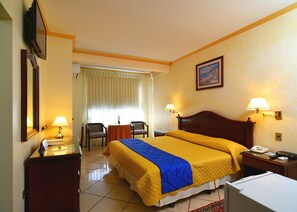 Executive Single Room | Minibar, in-room safe, desk, soundproofing - Hotel Continental Park (Santa Cruz)