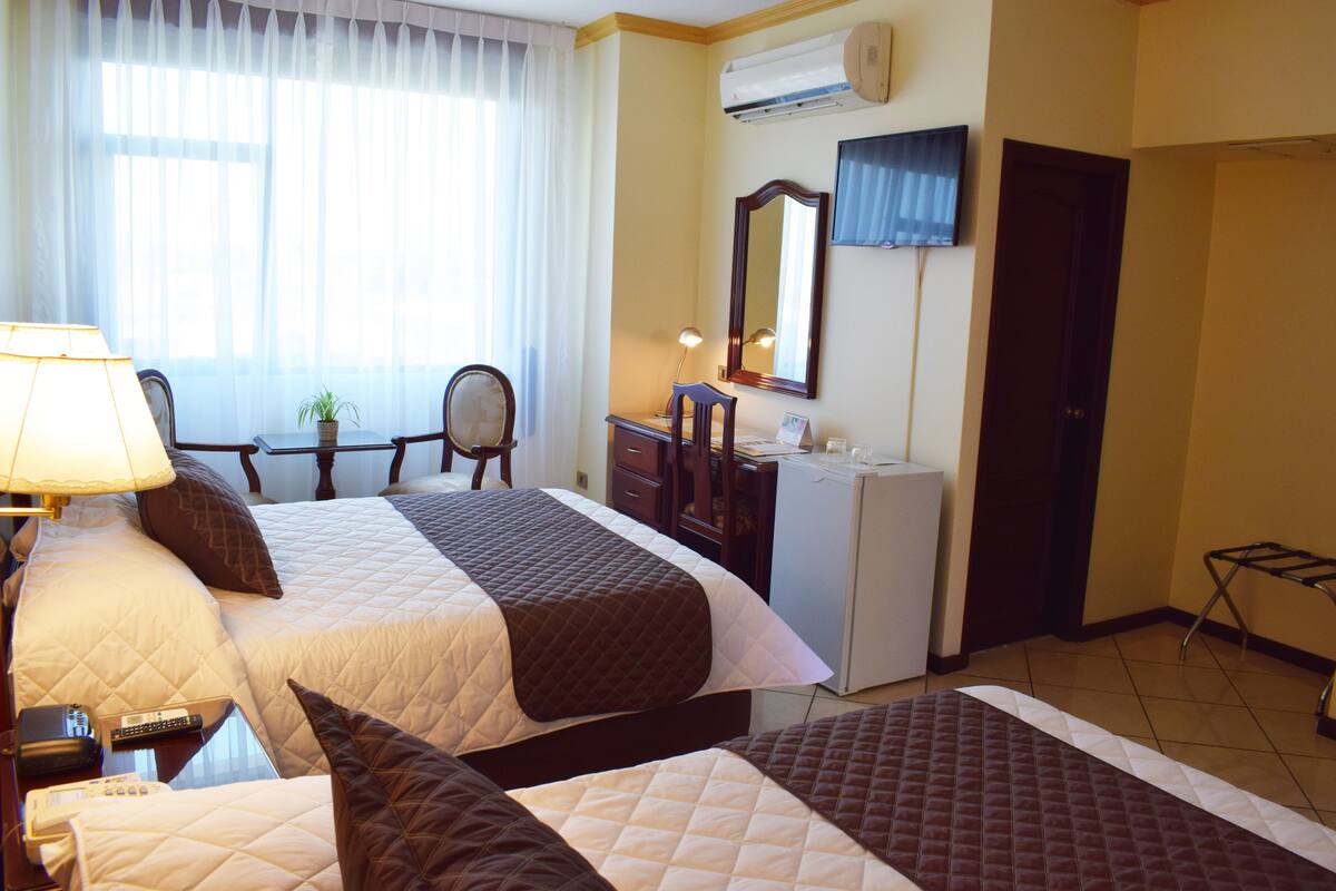 Phòng đôi Tiêu chuẩn | Minibar, két bảo mật tại phòng, bàn, phòng cách âm 