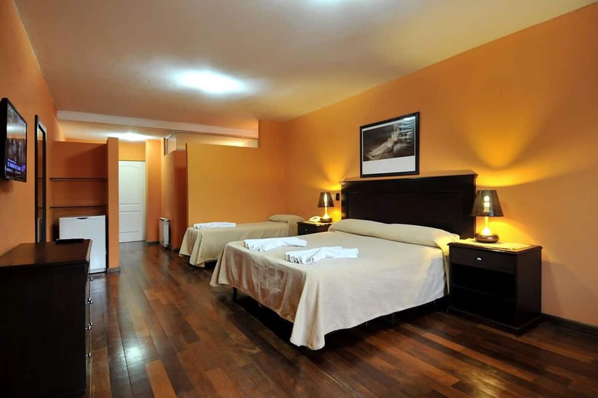 Ropa de cama de alta calidad y minibar