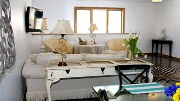 House | Living area | Flat-screen TV