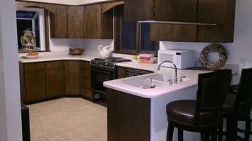 Villa | Eigene Küche | Kühlschrank, Mikrowelle, Espressomaschine