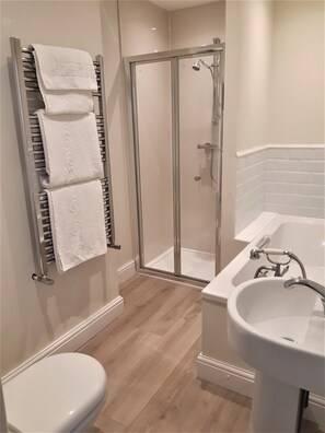 Towels - Lowbyer Manor Country House (Alston)