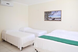 Een minibar, gratis wifi, beddengoed