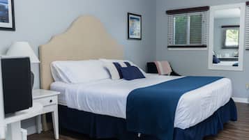 Premium Room, 1 King Bed | Premium bedding, iron/ironing board, free WiFi, bed sheets