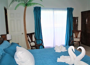 Luxury Suite, 1 Bedroom, Non Smoking, Kitchen