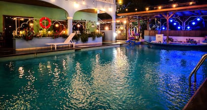 Toro Blanco Resort