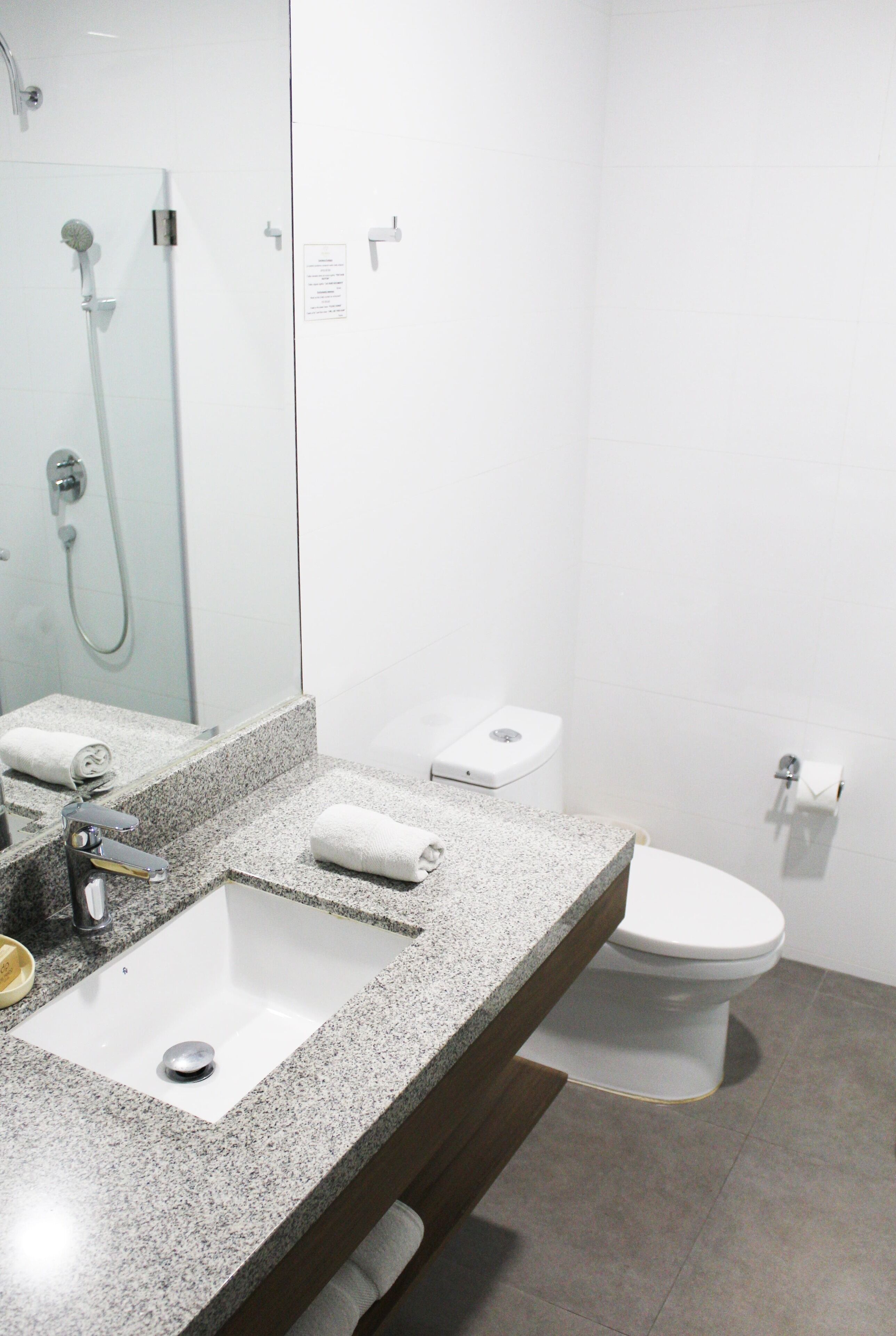standard double room | bathroom | shower, rainfall showerhead, free toiletries, hair dryer
