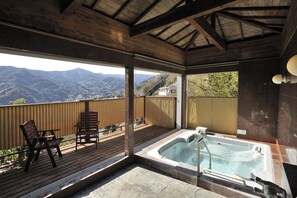 Outdoor spa tub - Hotel Chobo Sanso (Yugawara)