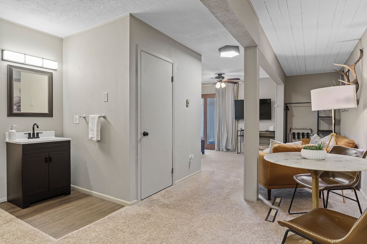 Deluxe Queen Suite | 1 bedroom, premium bedding, individually decorated