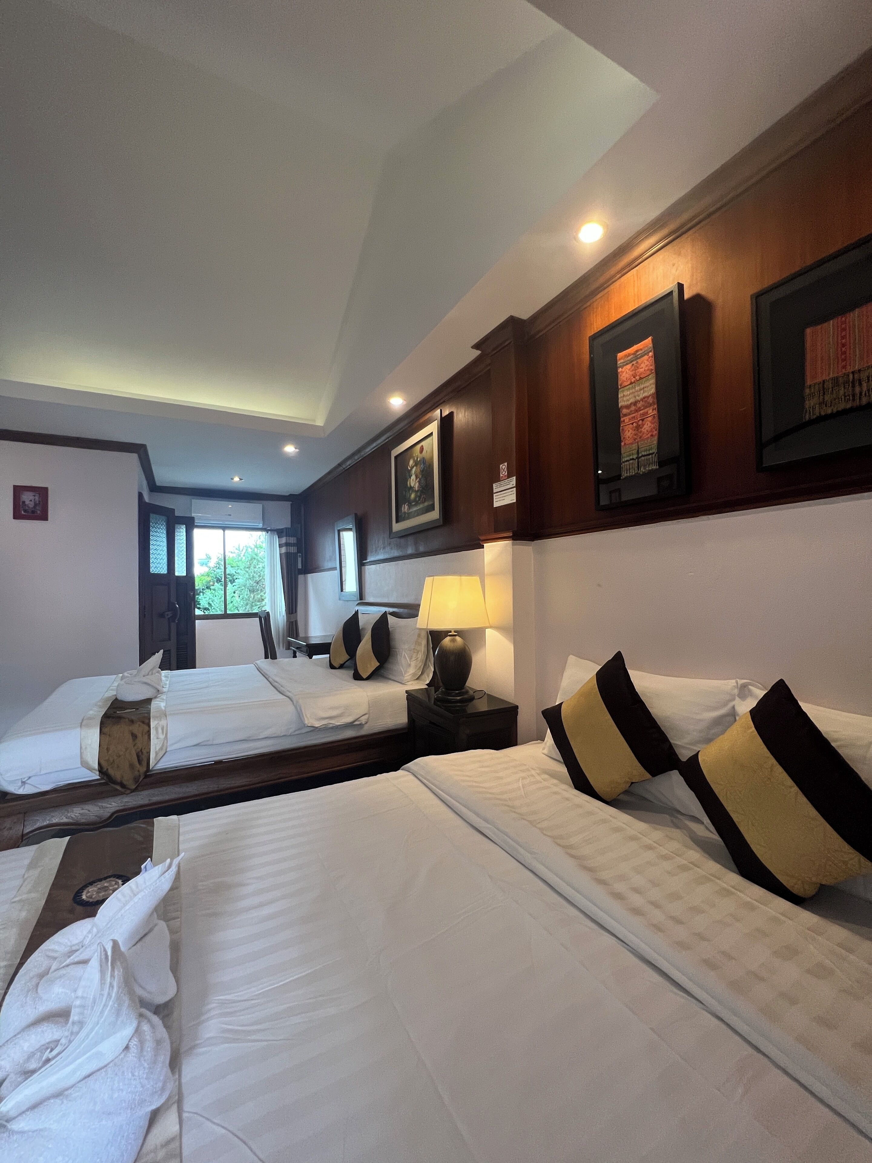 family room, 1 bedroom | in-room safe, desk, free wifi