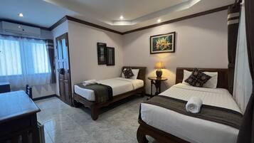 Standard Twin Room | In-room safe, desk, free WiFi