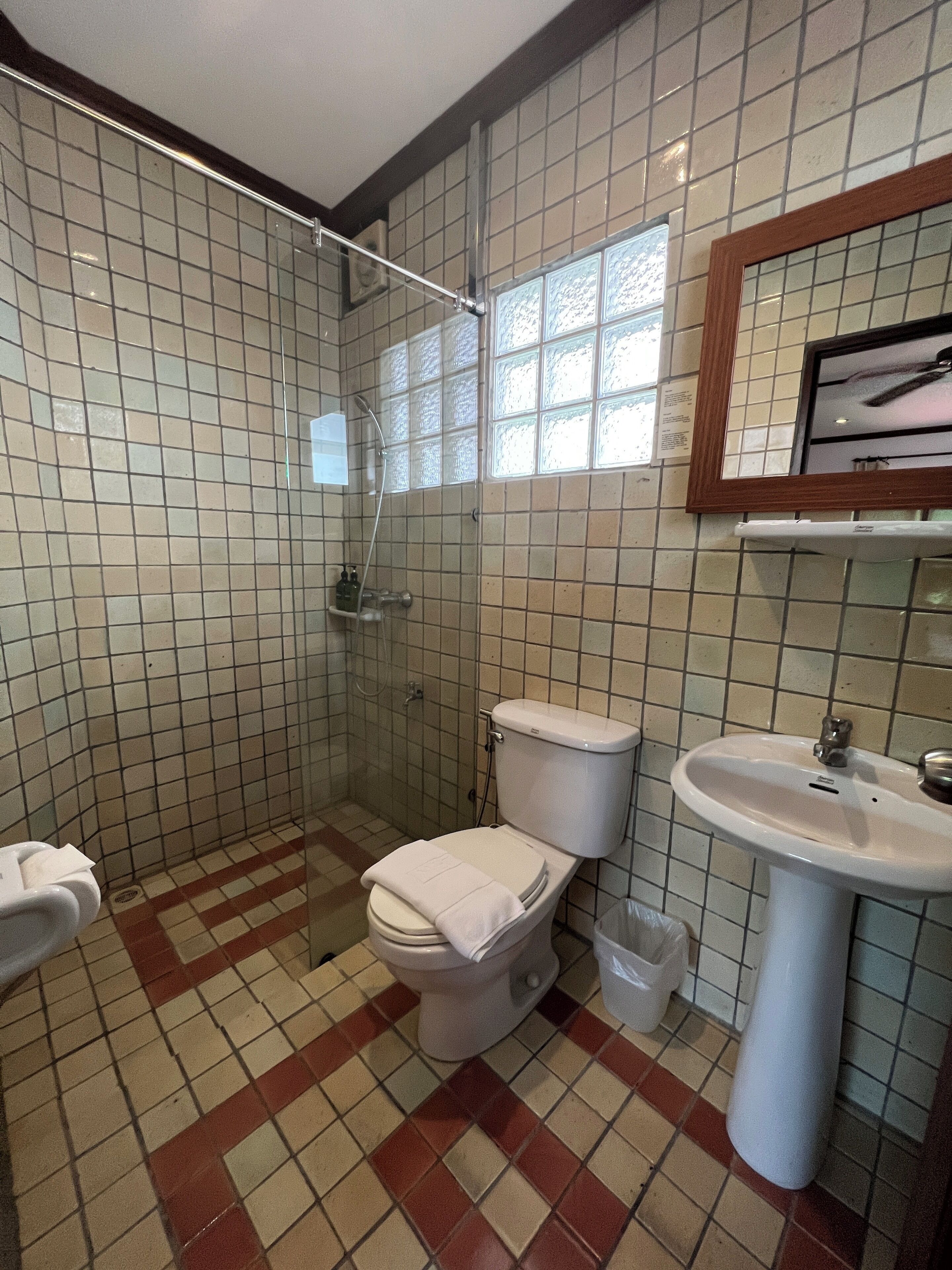 super deluxe mountain view | bathroom | shower, free toiletries, hair dryer, towels