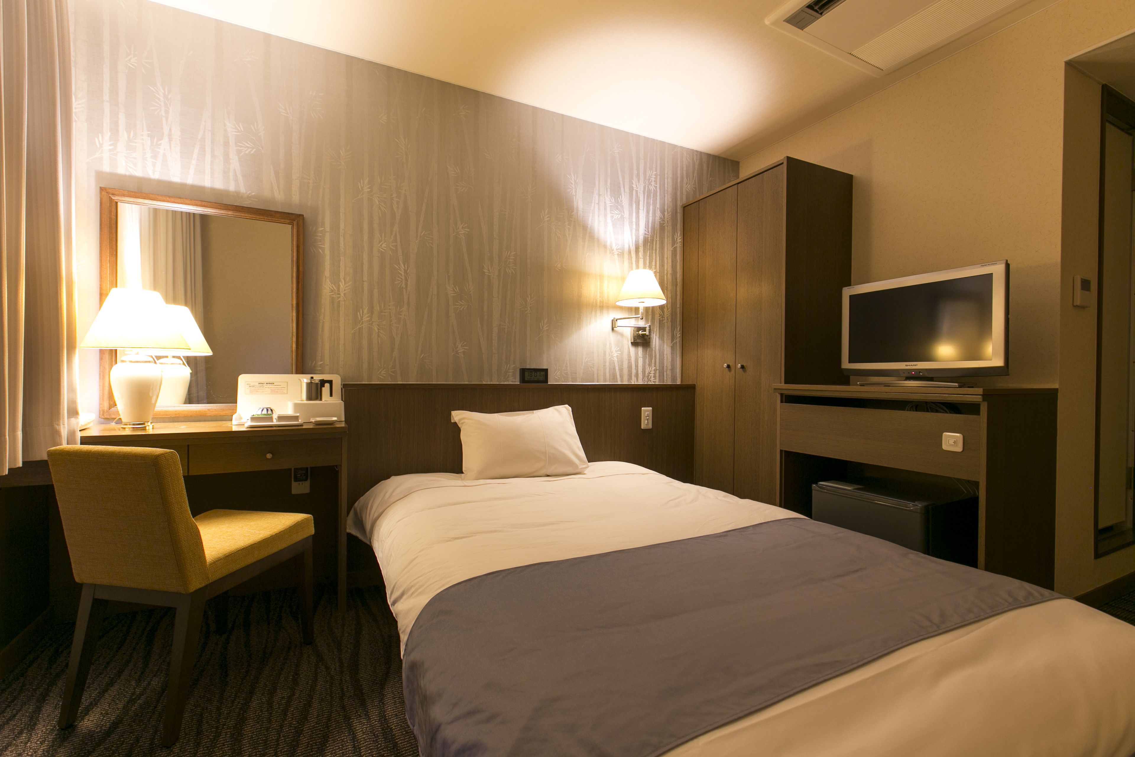 in-room safe, desk, iron/ironing board, free wifi