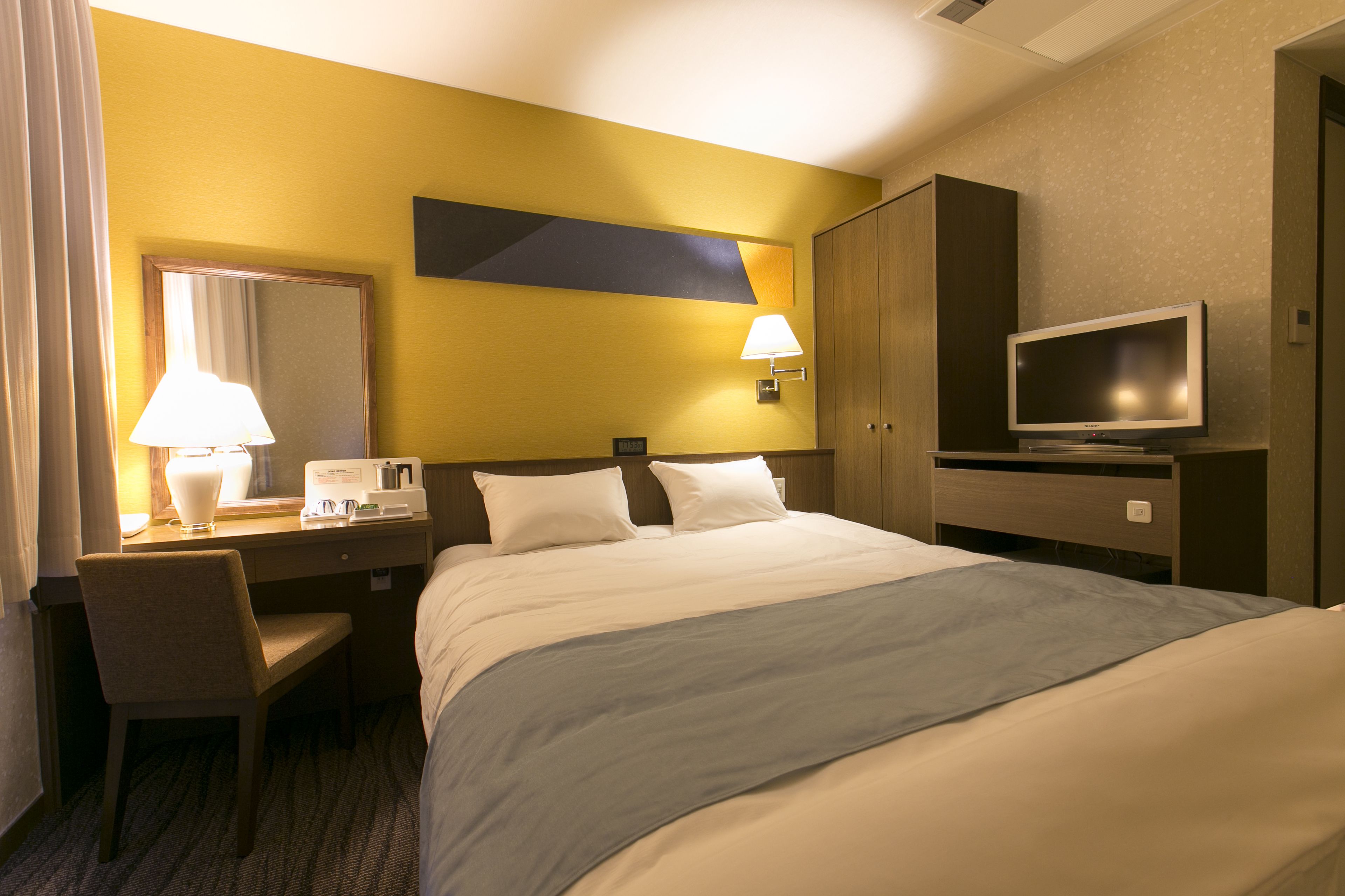 in-room safe, desk, iron/ironing board, free wifi