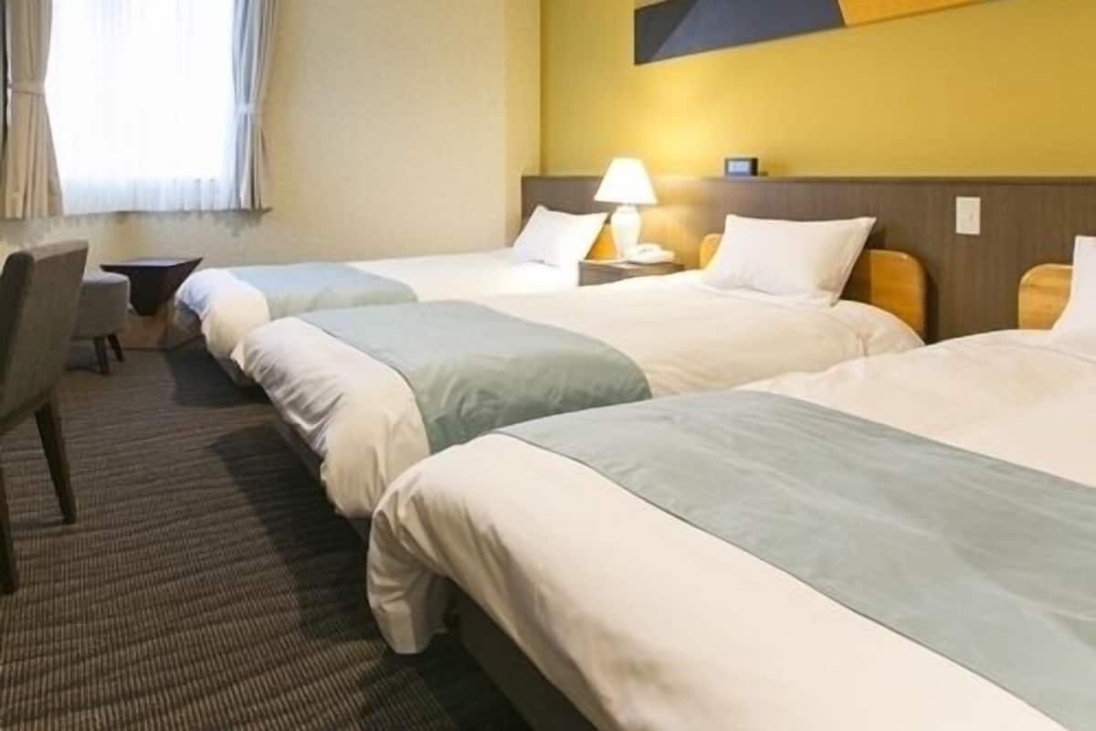 In-room safe, desk, iron/ironing board, free WiFi