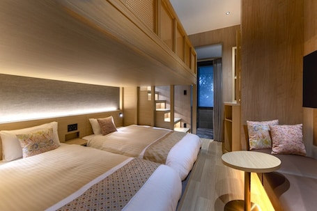 Caja de seguridad en la habitación y escritorio