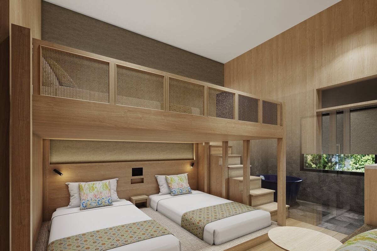 Family Bunk Room Non smoking | In-room safe, desk, iron/ironing board (on request), WiFi (free)