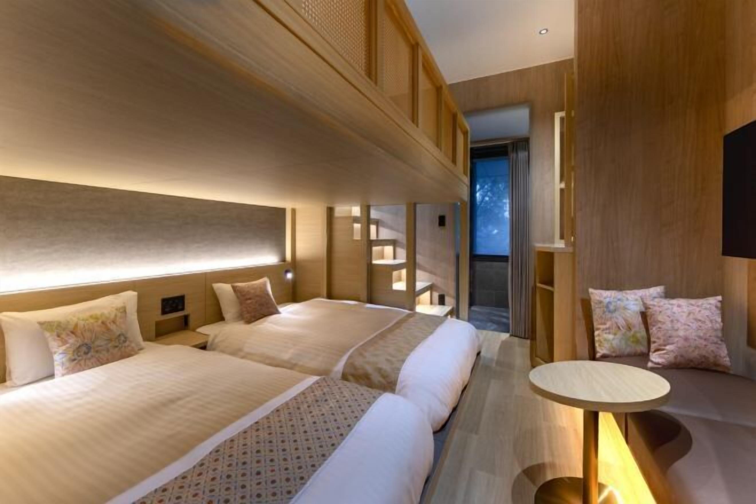 客房内保险箱、办公桌、熨斗/熨板、免费 WiFi