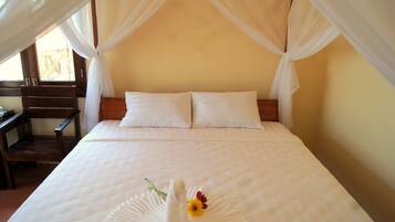 Bungalow, quang cảnh vườn | Minibar, két bảo mật tại phòng, bàn, giường gấp/giường phụ (phụ phí)