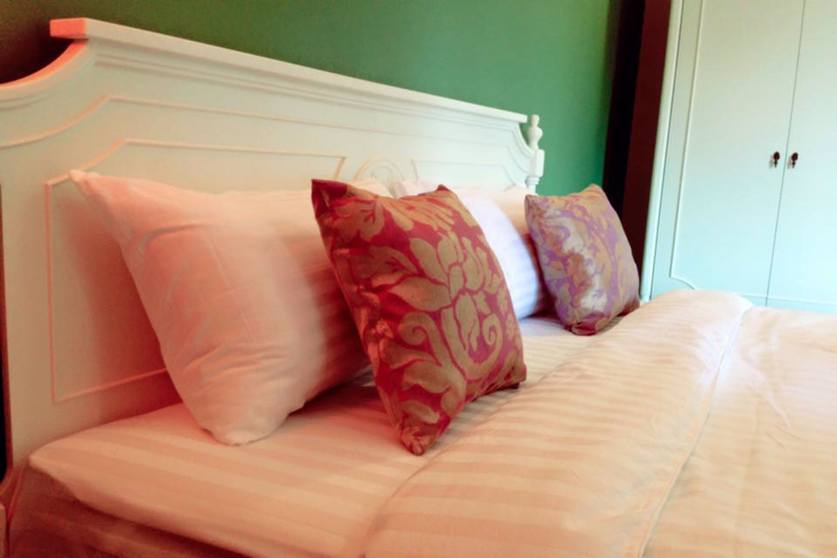 desk, blackout curtains, free wifi, bed sheets