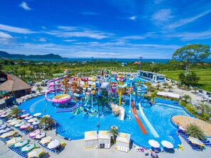 Hồ bơi ngoài trời 