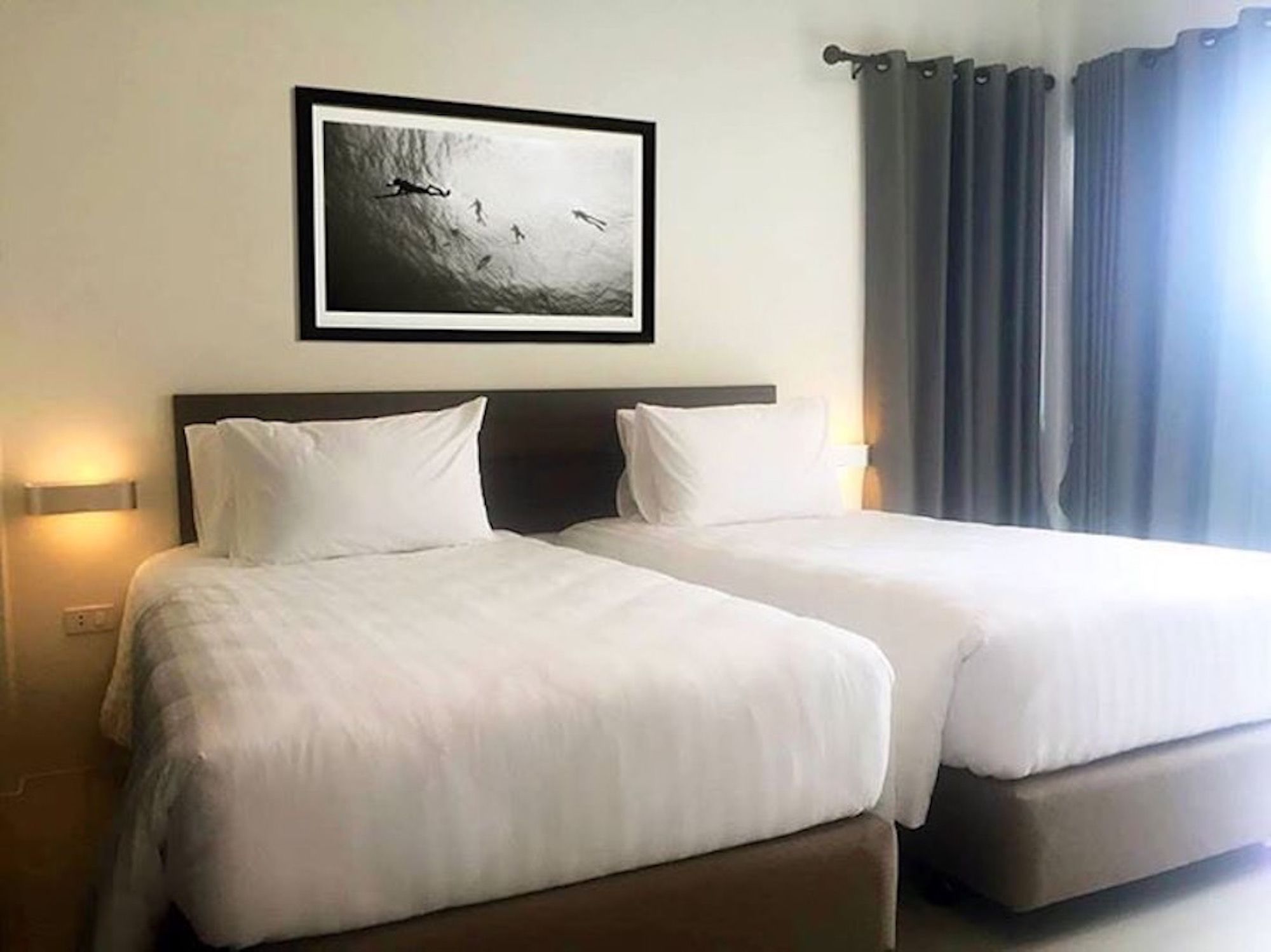 minibar, in-room safe, desk, free wifi