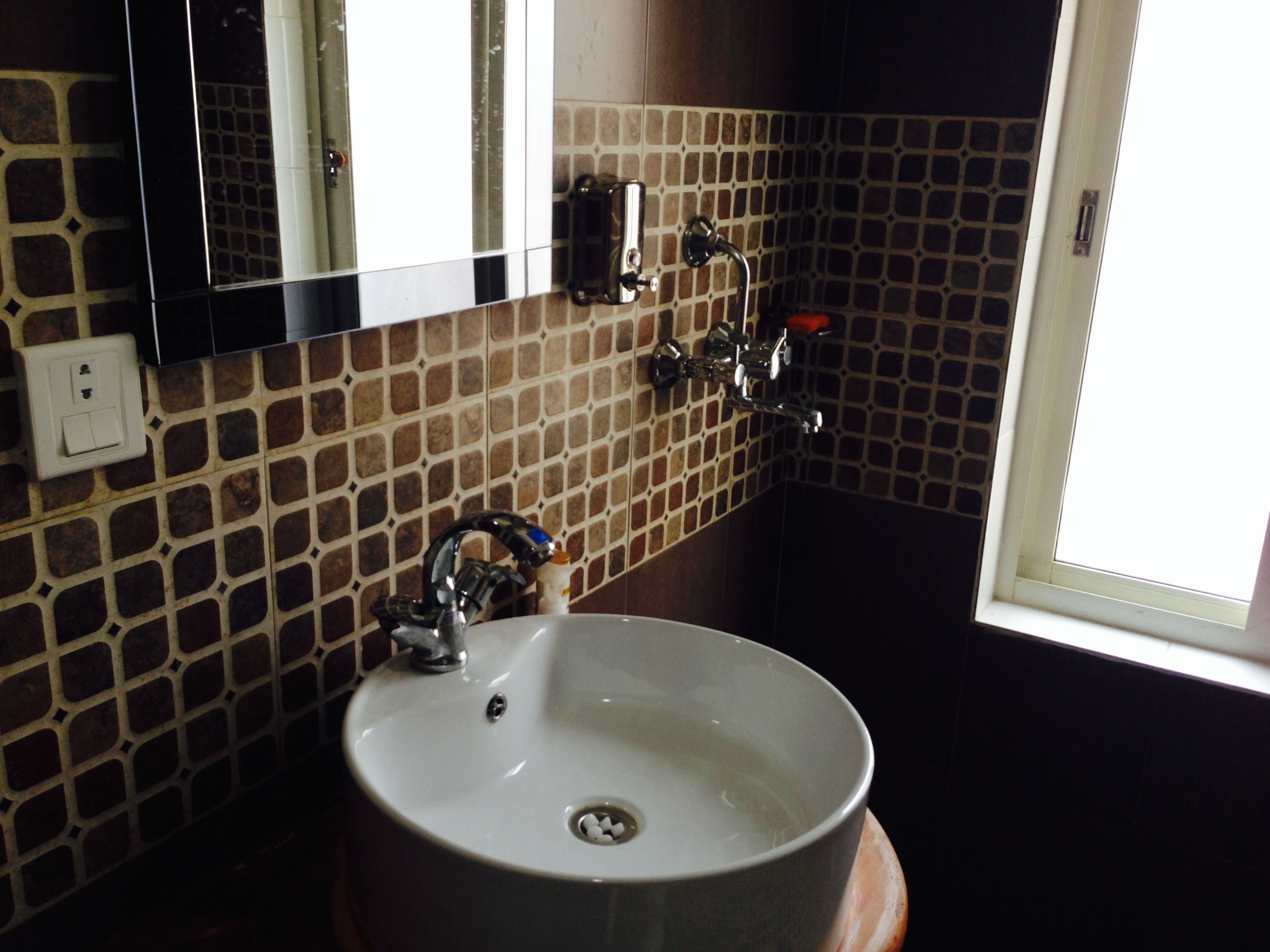standard double or twin room, city view | bathroom | shower, rainfall showerhead, free toiletries, hair dryer