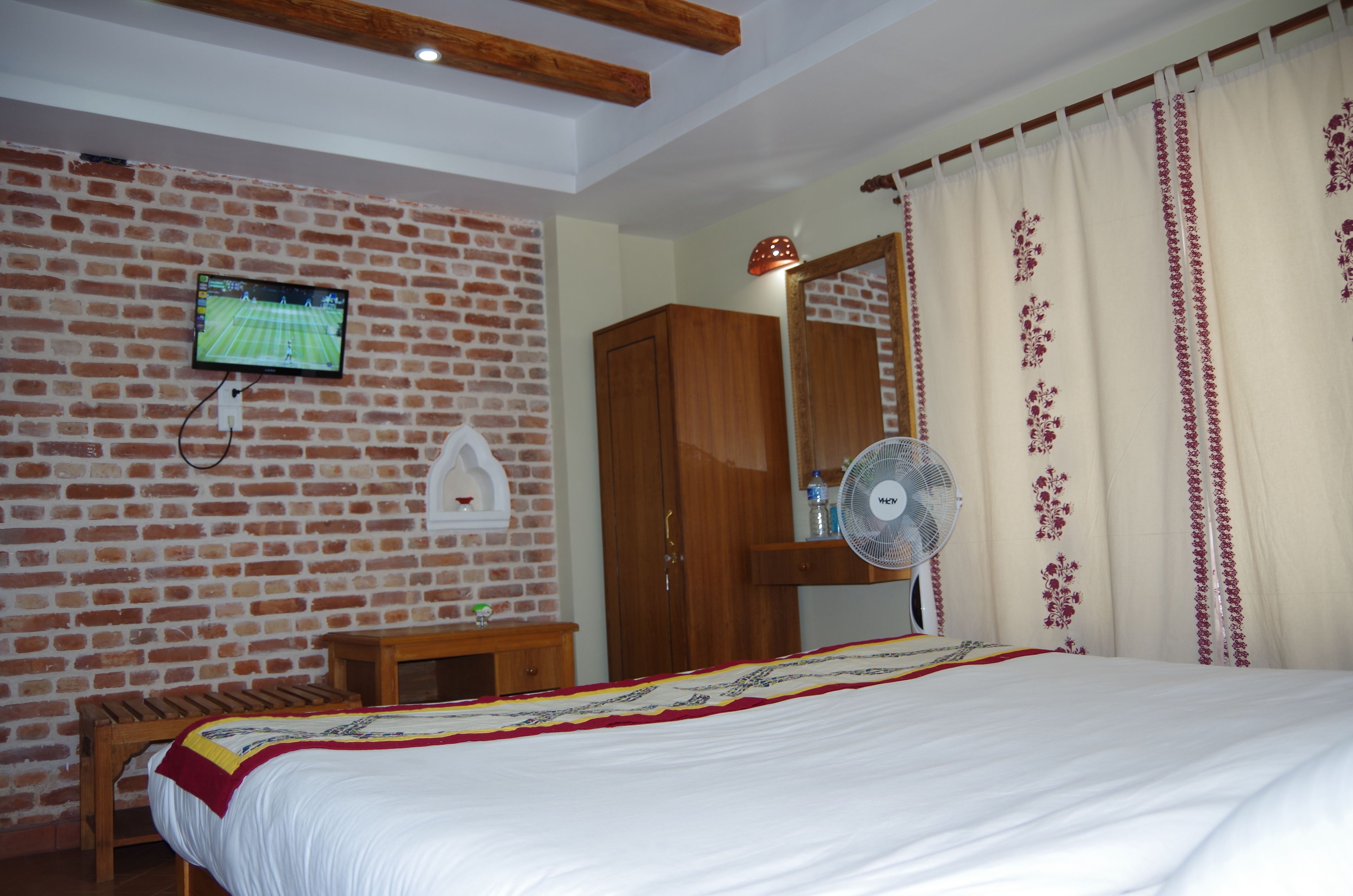 standard double or twin room, city view | in-room safe, individually decorated, individually furnished, desk