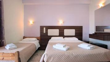 Studio, Sea View (Triple) | In-room safe, free cribs/infant beds, free WiFi, bed sheets