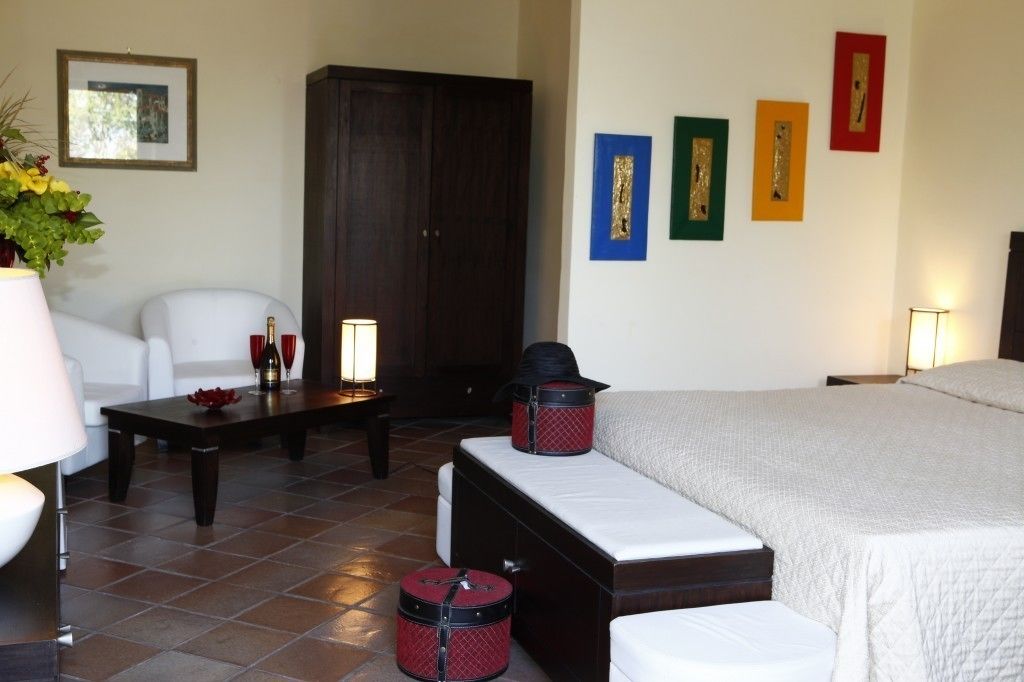 in-room safe, desk, cots/infant beds, rollaway beds