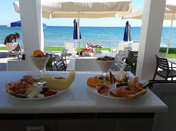 Daily continental breakfast for a fee