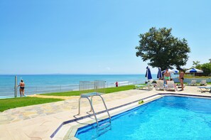 해변에 위치, 비치 바