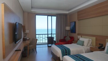 Premier Twin Room | In-room safe, desk, laptop workspace, free WiFi