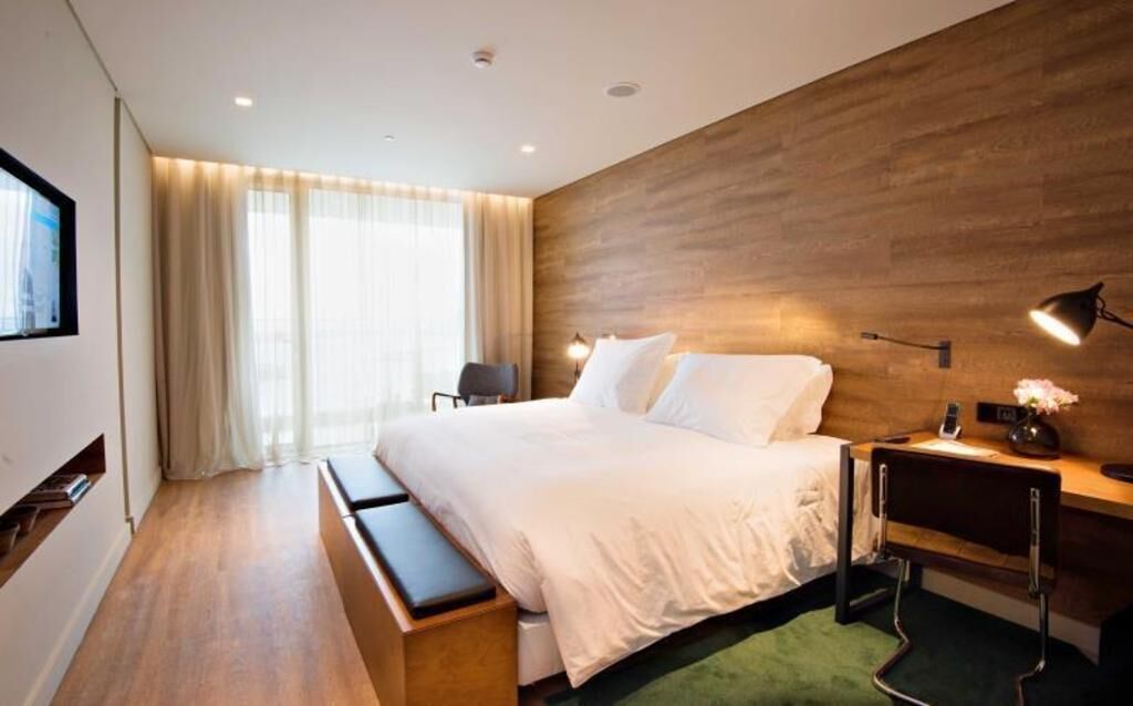 Minibar, in-room safe, soundproofing, free WiFi